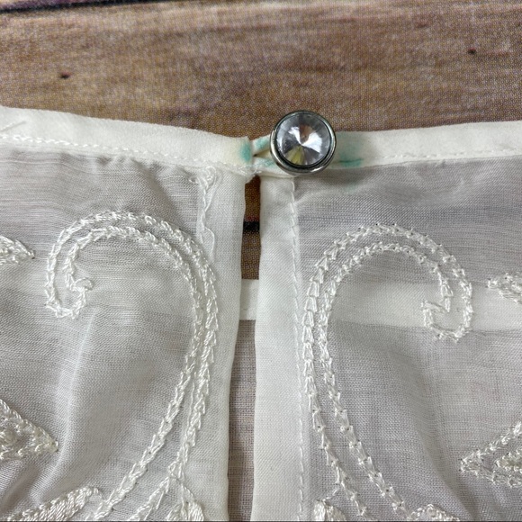 White House Black Market White Lace Blouse - Picture 7 of 8